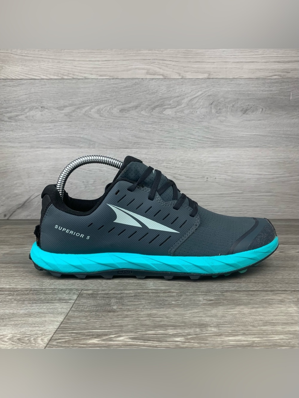 Womens Altra Superior 5 Trail Shoes in Gray with Teal Midsole size 9